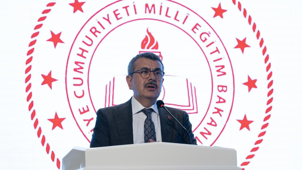 Bakan Tekin: "Kayıt Ücreti Alınıyor" İddiaları Gerçekleri Yansıtmıyor