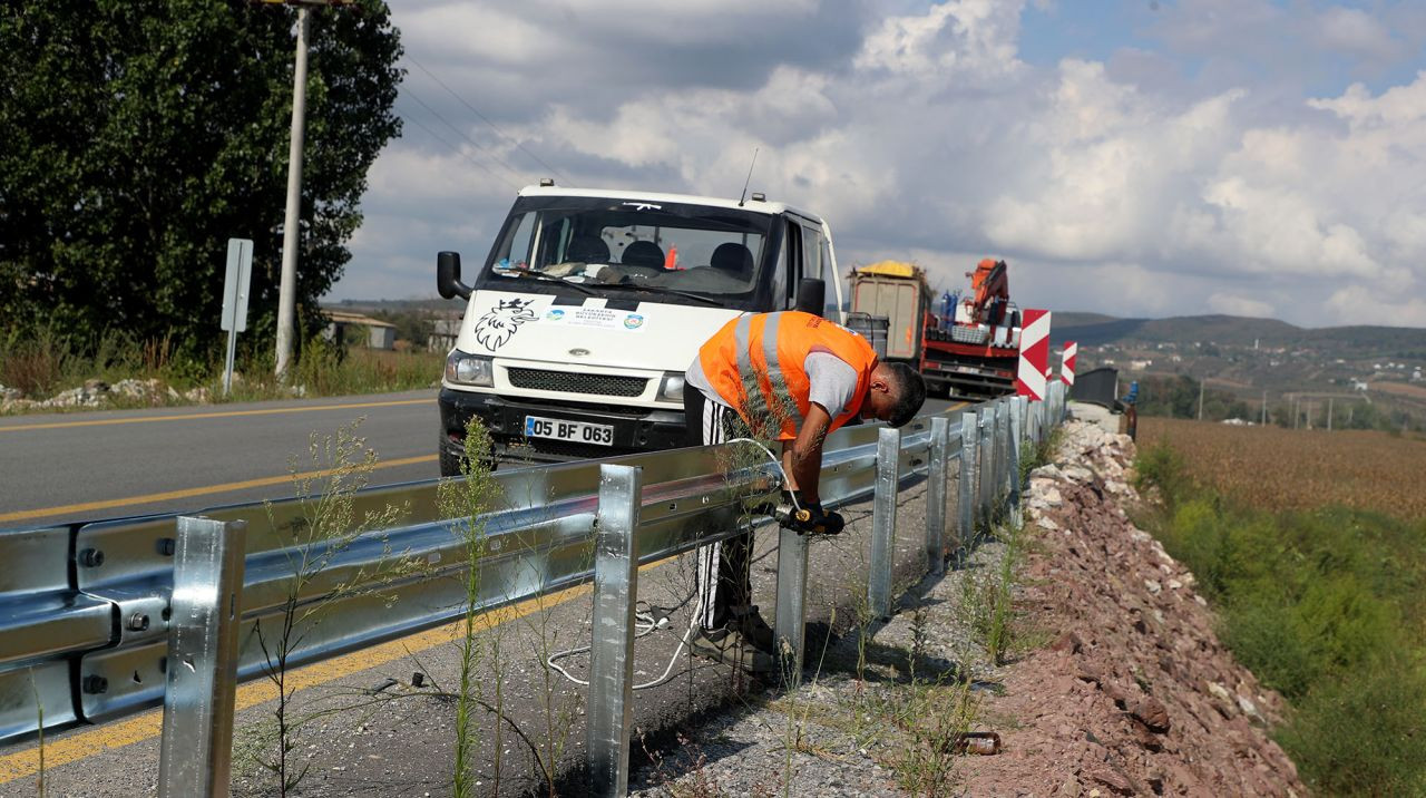 Büyükşehir’den Trafik Güvenliği İçin Çelik Bariyer Önlemi - Sayfa 4