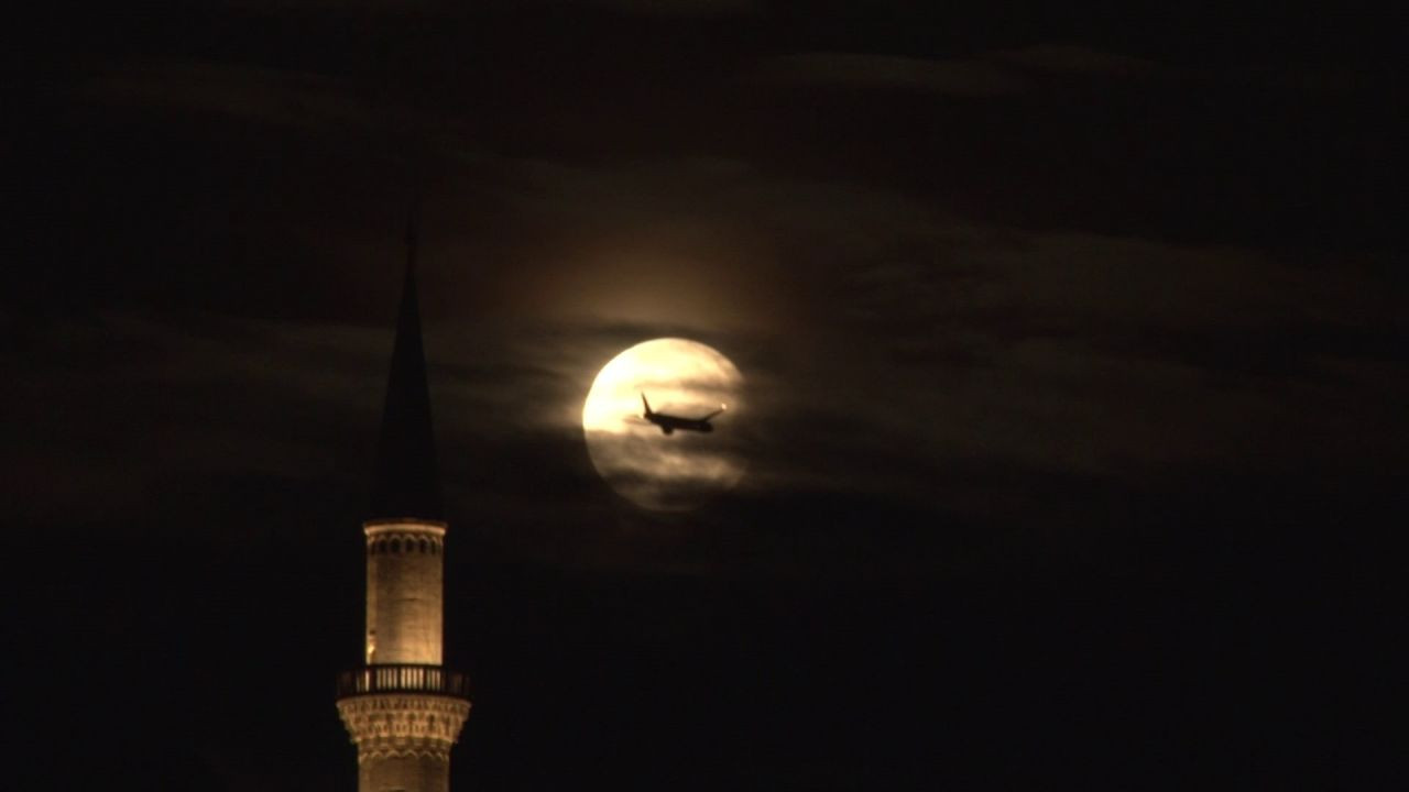 Yılın son ay tutulması "Süper Kanlı Ay Tutulması" bu gece yaşandı - Sayfa 4