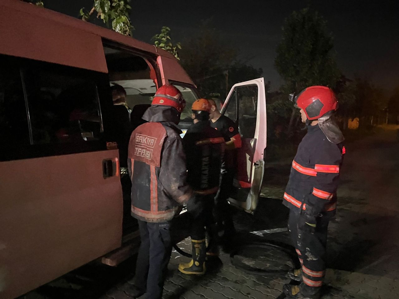 Seyir Halindeki Minibüste Yangın Çıktı: Ekipler Anında Müdahale Etti - Sayfa 2