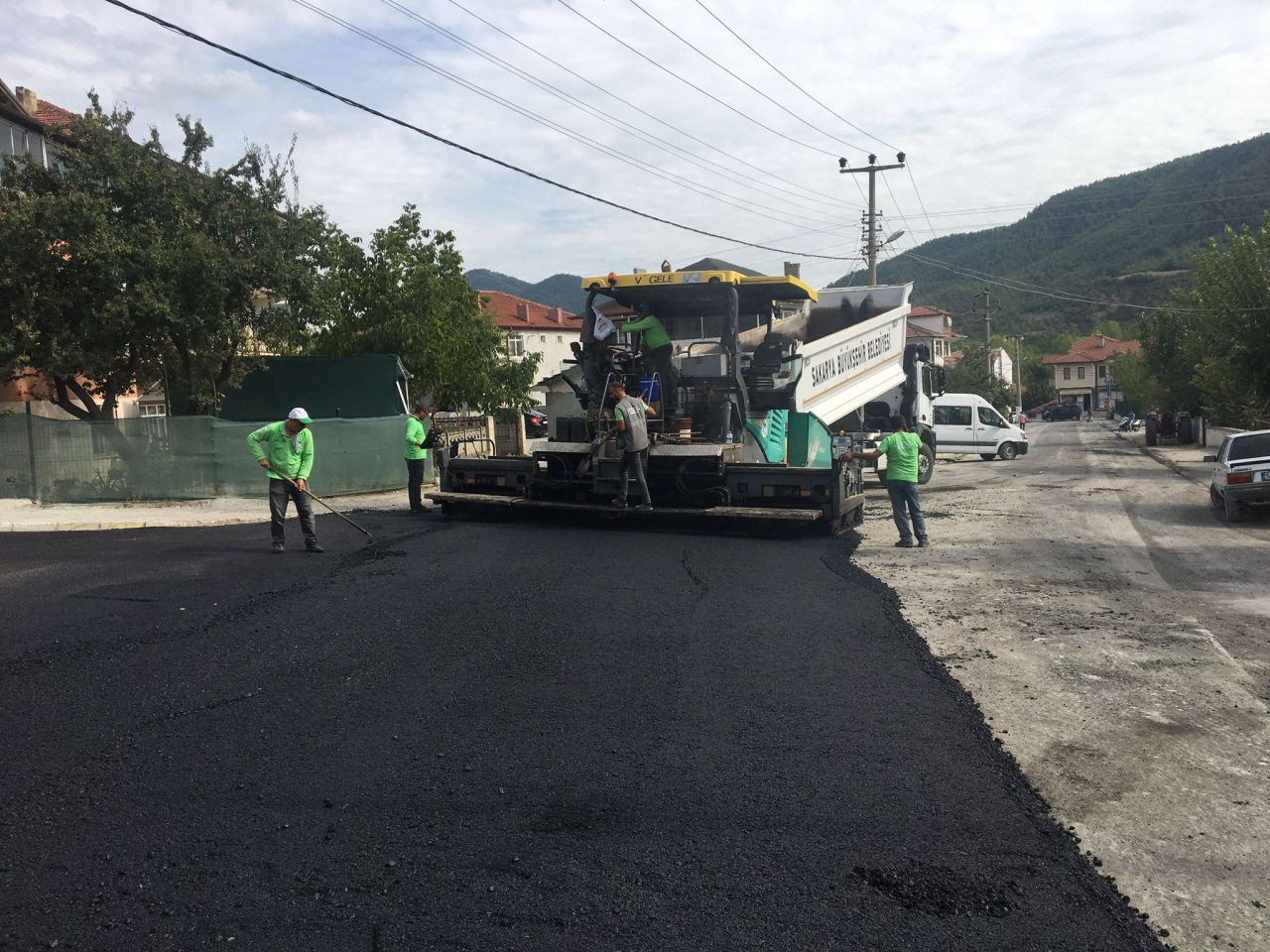 Büyükşehir Taraklı'da Ankara Caddesi'ni 4 Bin Ton Asfaltla Yeniliyor - Sayfa 6