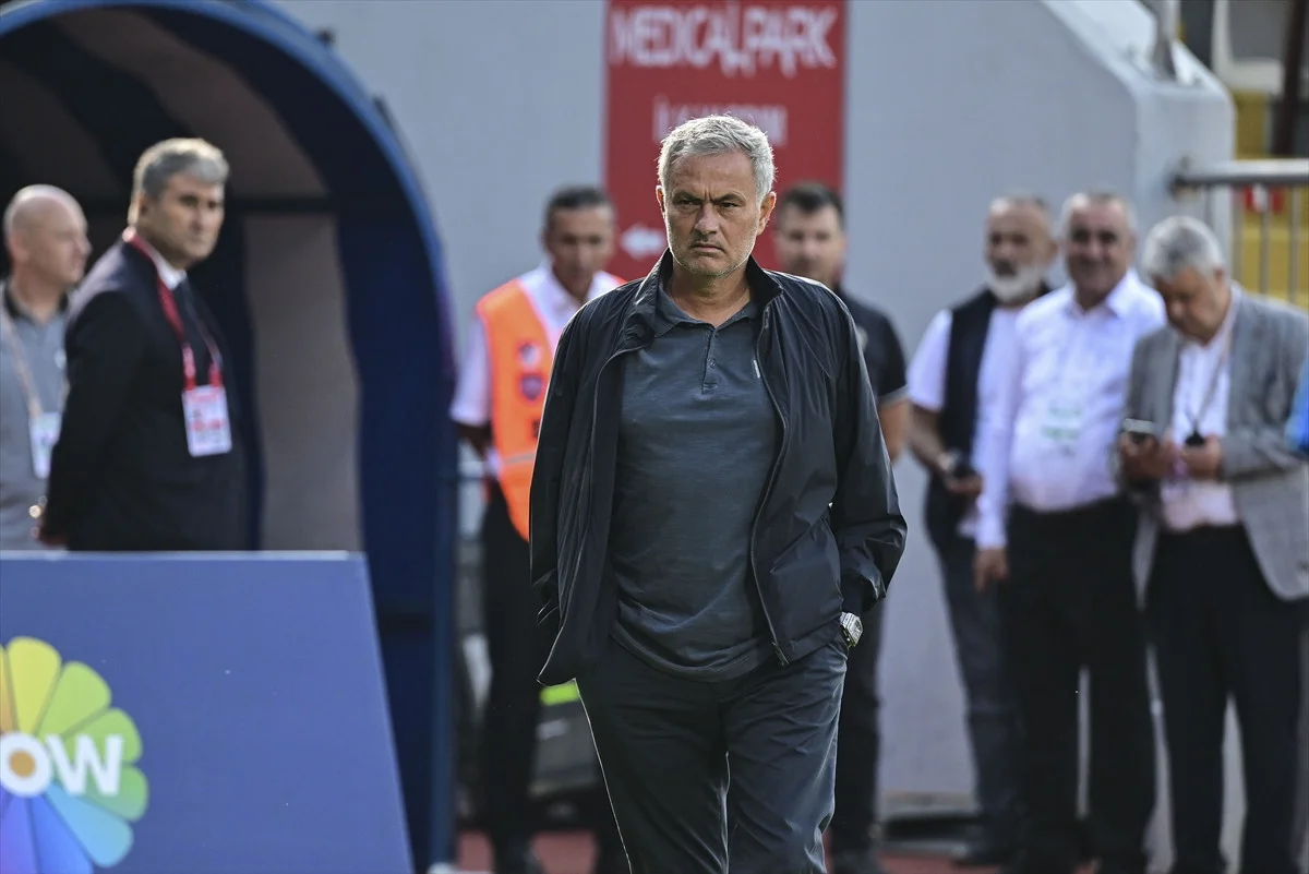 Mourinho ve Okan Buruk'un Derbi Taktikleri Belli Oldu - Sayfa 1