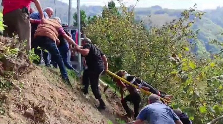 Düzce'de Minibüs Uçuruma Yuvarlandı: Çok Sayıda Yaralı - Sayfa 2