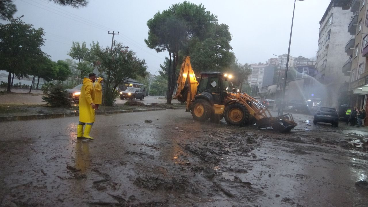 Giresun'da Şiddetli Yağmur Hayatı Felç Etti - Sayfa 4