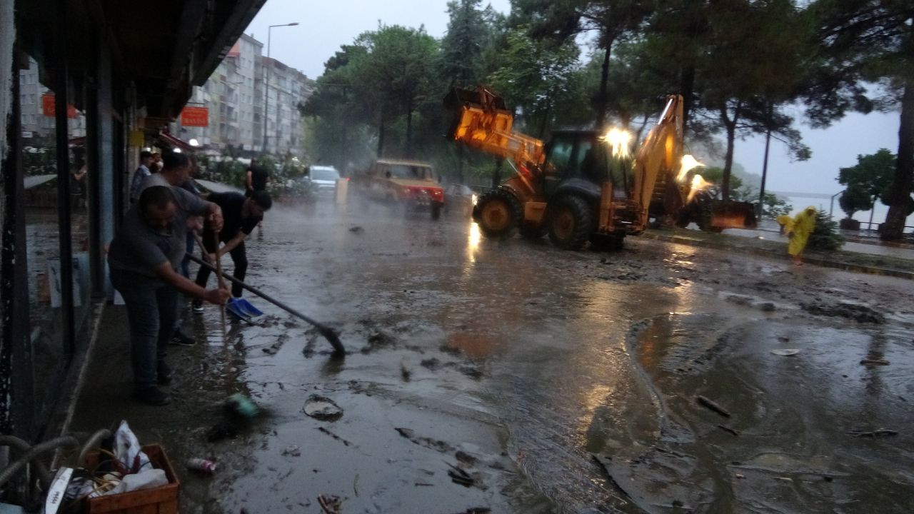 Giresun'da Şiddetli Yağmur Hayatı Felç Etti - Sayfa 2