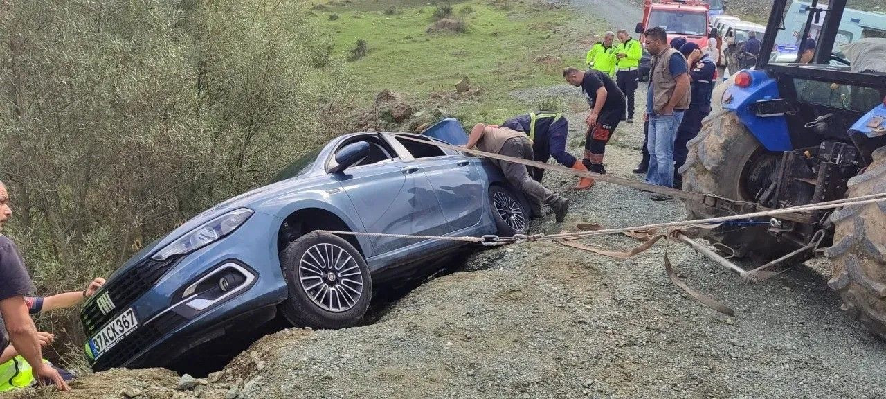 Otomobil Yol Kenarında Asılı Kaldı, Çift Ölümden Döndü - Sayfa 4