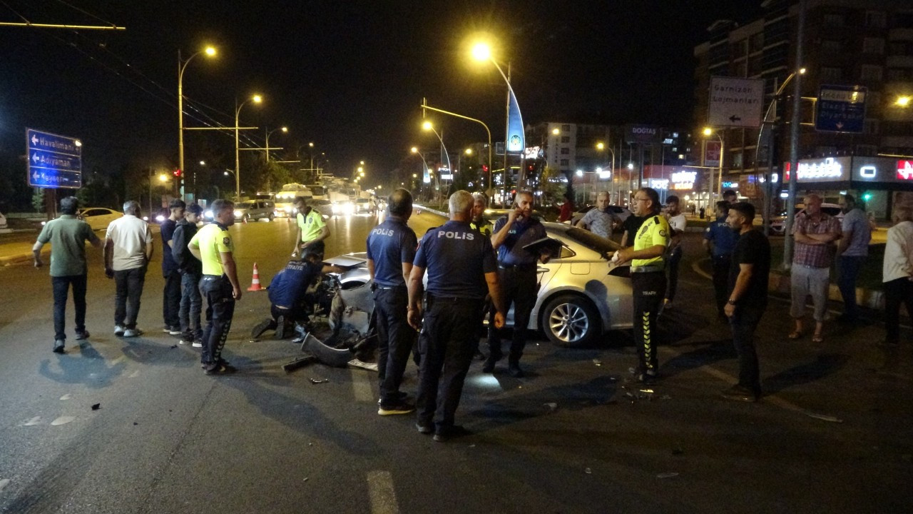 Malatya'da 4 Araçlı Kaza Ortamı Savaş Alanına Çevirdi: 3 Yaralı