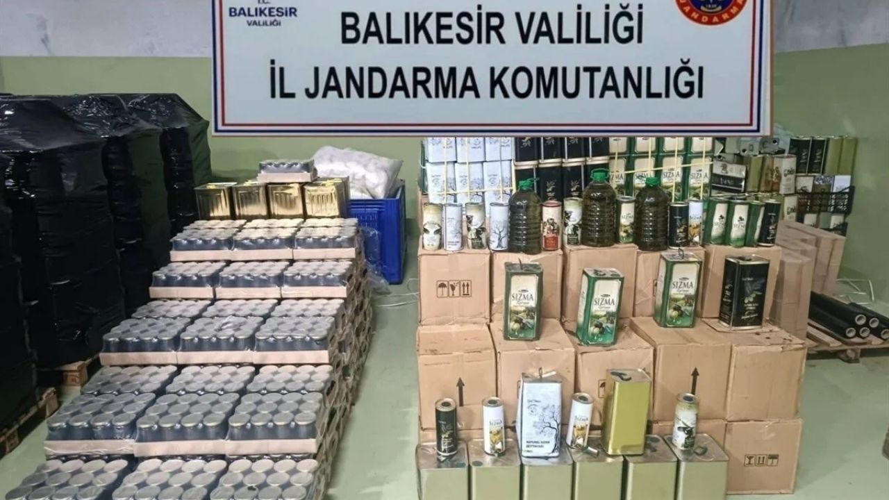 Balıkesir'de Tonlarca Sahte Zeytinyağı ve Bal Ele Geçirildi: 1 Gözaltı