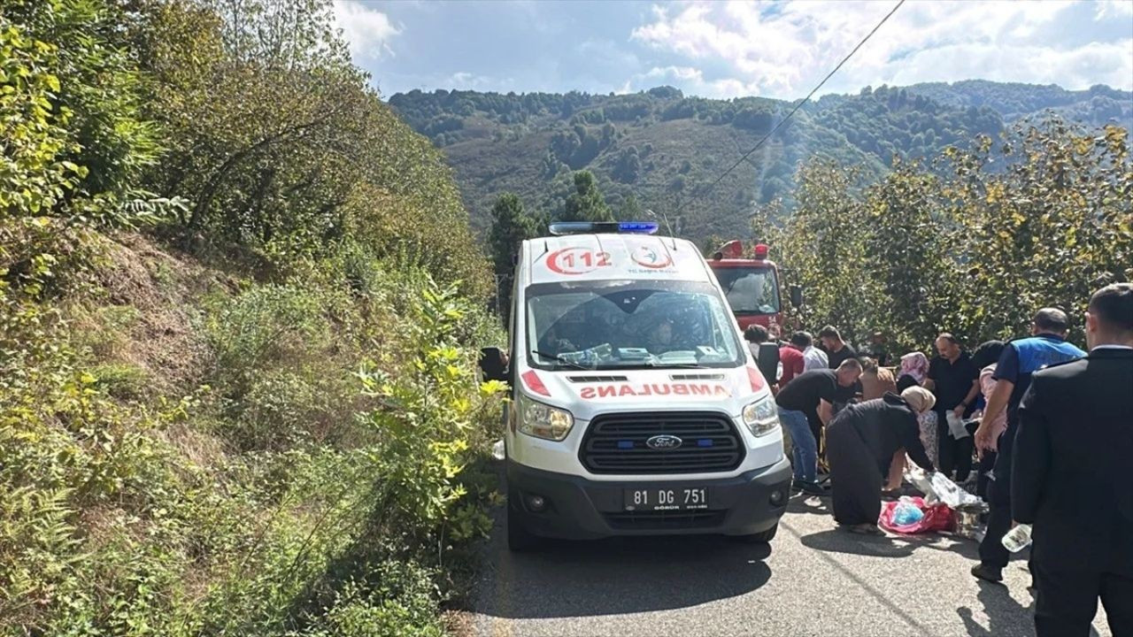 Düzce'de Ambulansa Yol Vermeyen Kamyon Sürücüsüne Para Cezası