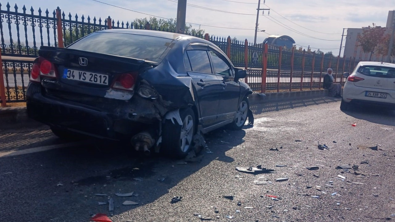 Diyarbakır-Elazığ yolunda zincirleme kaza, trafiği kilitledi