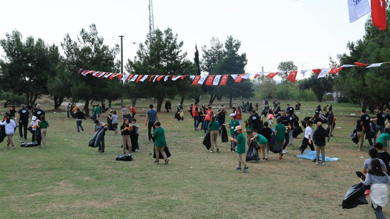 Gebze'de Öğrencilerden Temizlik Etkinliği: Çevreye Duyarlılık Mesajı