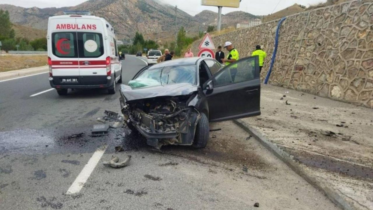 Gümüşhane’de Trafik Kazası: 3 Kişi Yaralandı