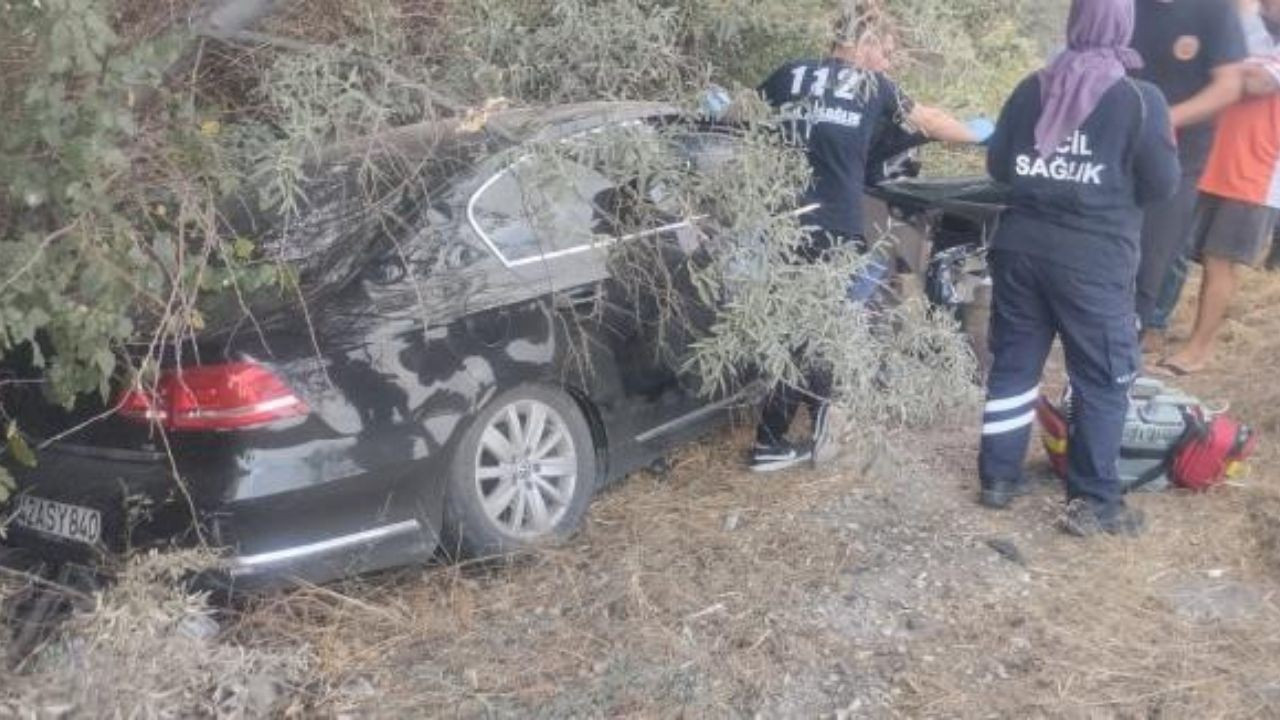 Konya'da Otomobil Ağaçlara Çarptı: 1 Ölü, 1 Yaralı