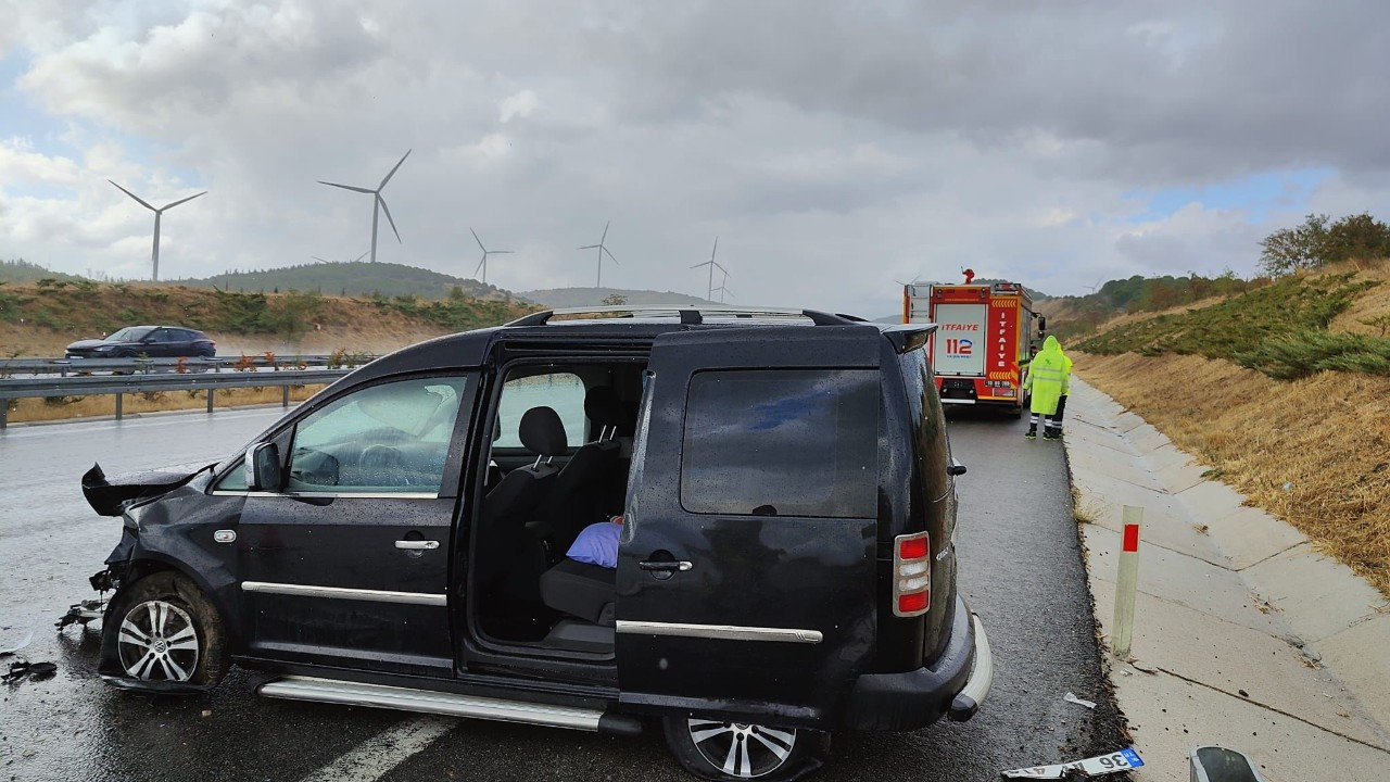 Balıkesir'de trafik kazasında 3 kişi yaralandı