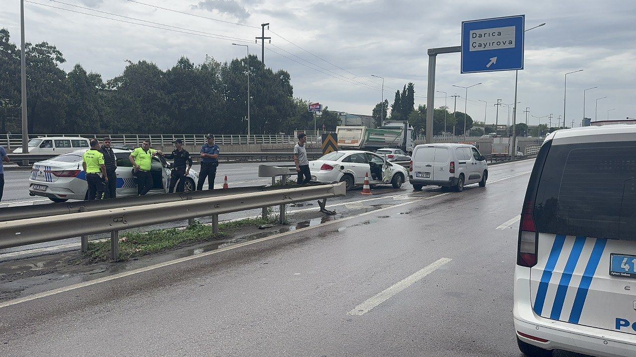 Belediye otobüsü ile otomobil çarpıştı: 2 yaralı - Sayfa 3