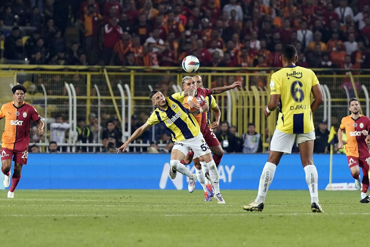 Trendyol Süper Lig Derbisinde Galatasaray Fenerbahçe'yi 3-1 Mağlup Etti - Sayfa 2