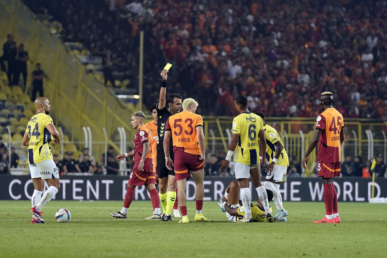 Trendyol Süper Lig Derbisinde Galatasaray Fenerbahçe'yi 3-1 Mağlup Etti - Sayfa 14