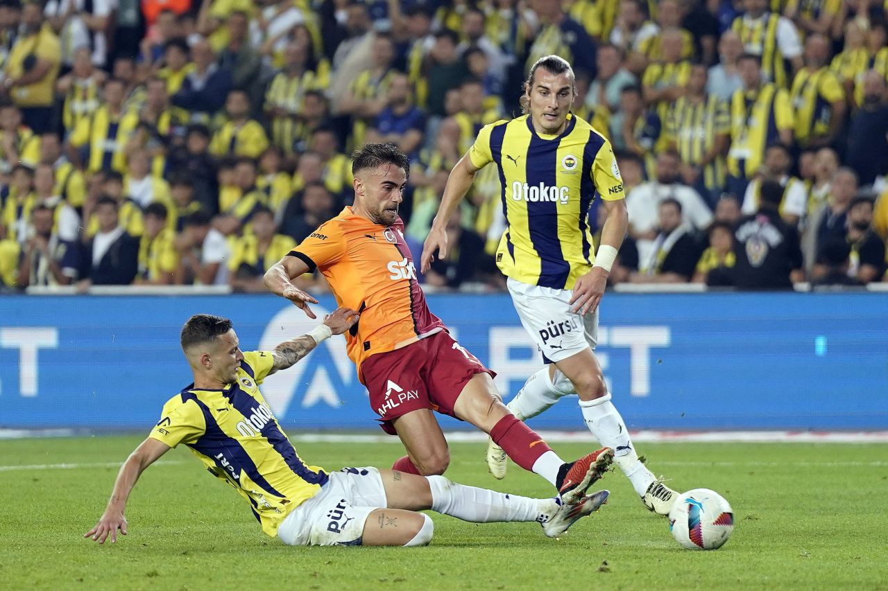 Trendyol Süper Lig Derbisinde Galatasaray Fenerbahçe'yi 3-1 Mağlup Etti - Sayfa 22