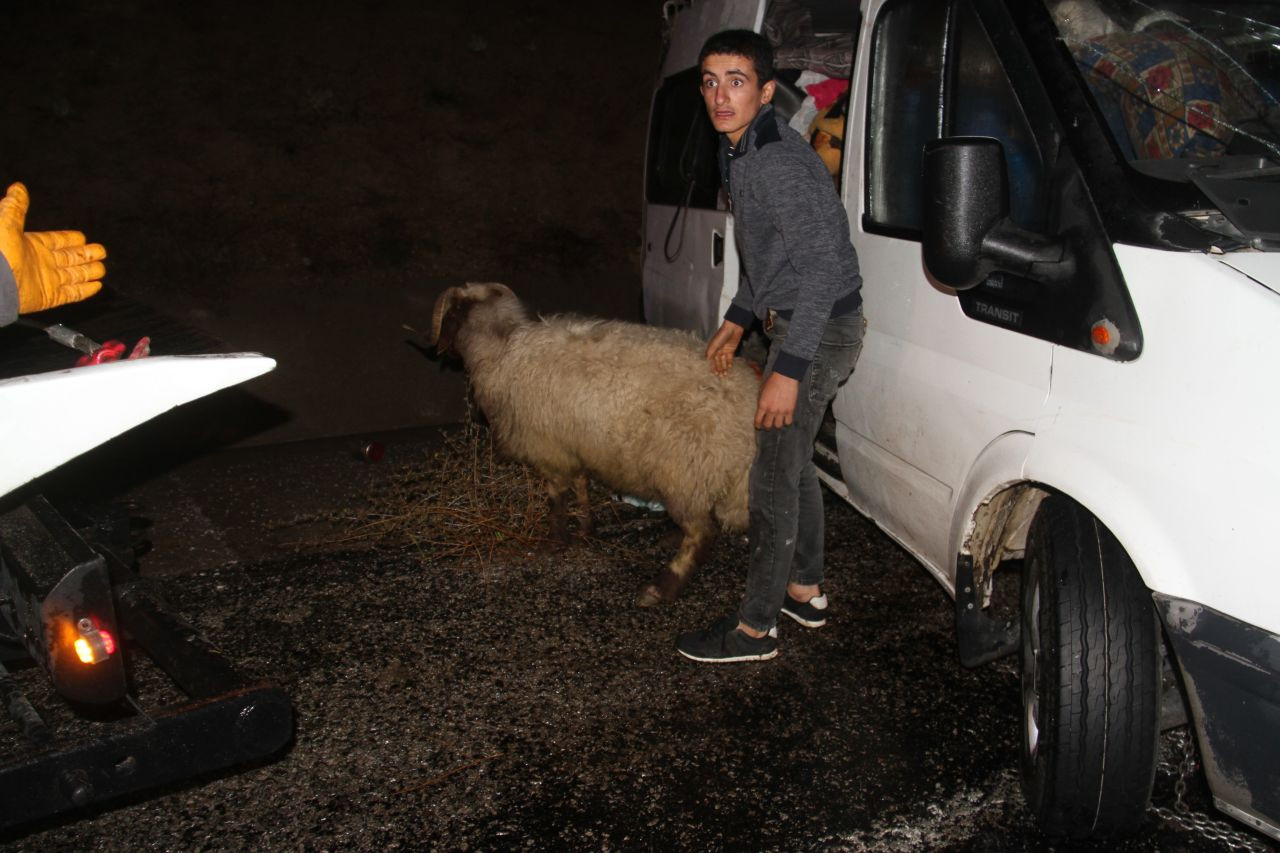 Konya'da Tarım İşçilerini Taşıyan Minibüs Devrildi: 12 Yaralı - Sayfa 6