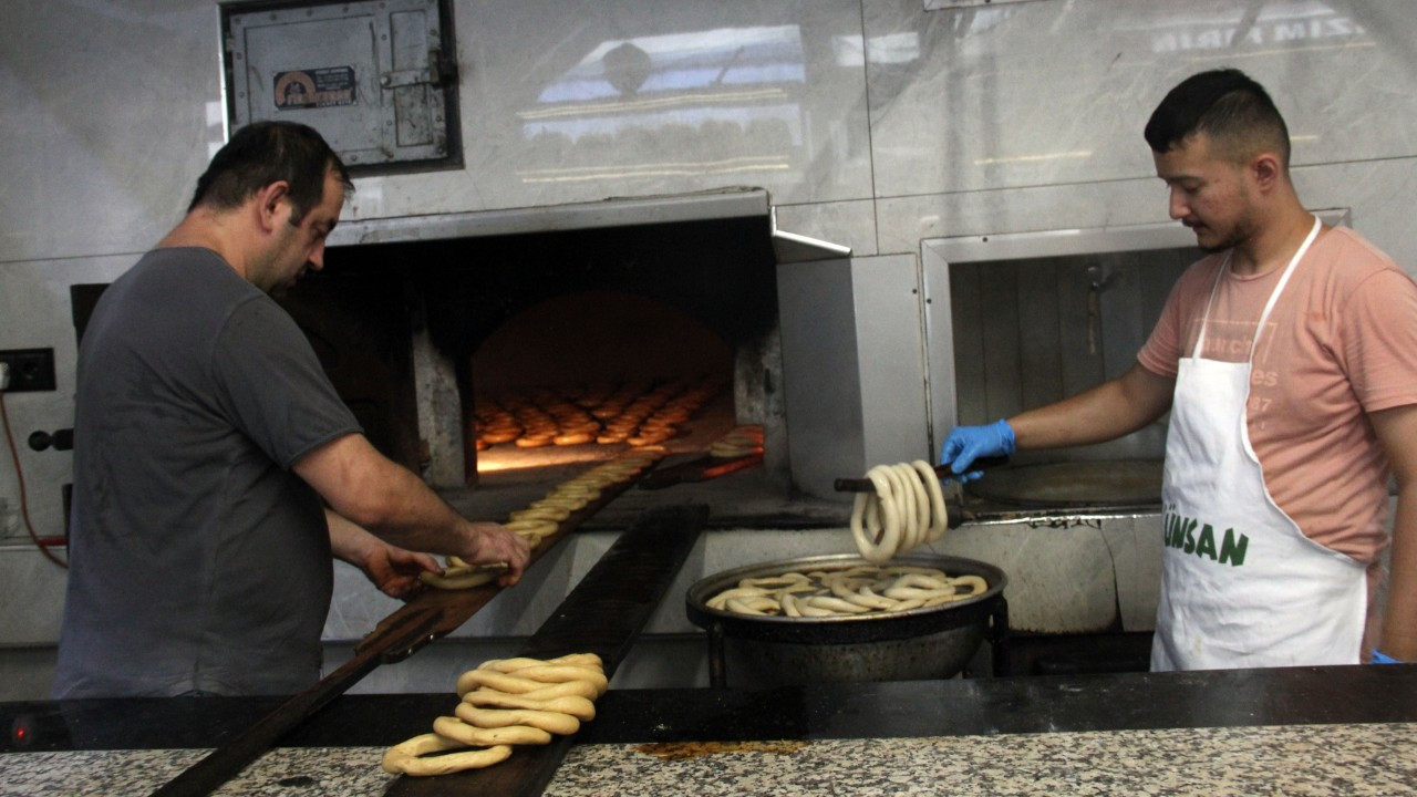 Giresun’un Asırlık Lezzet Mirası: Susamsız Pekmezli Simit