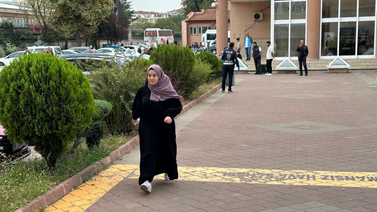 Yılın Son KPSS Sınavı Gerçekleştirildi: Adaylar Son Anda Sınav Salonlarına Koştu - Sayfa 3