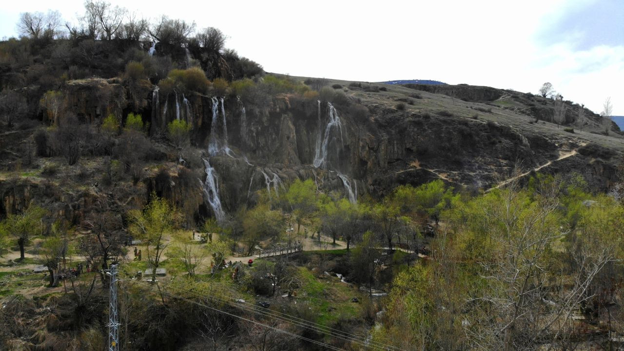 Girlevik Şelalesi’nde Hafta Sonu Yoğunluğu: Yerli ve Yabancı Turistlerin Gözdesi - Sayfa 3