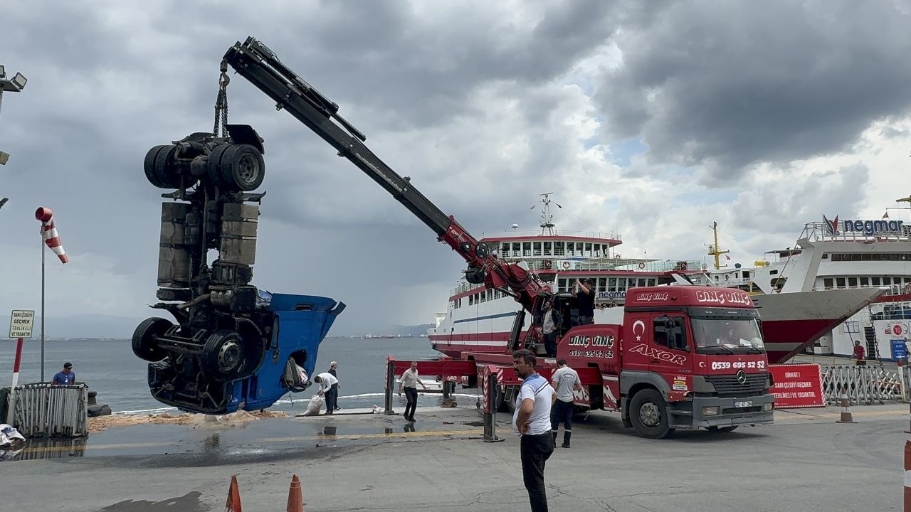 Kocaeli'de Freni Boşalan Tır Denize Uçtu: Şans Eseri Can Kaybı Yok - Sayfa 7