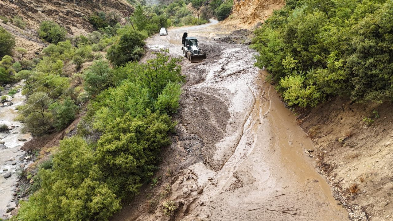 Tunceli'de Sağanak Yağış Heyelana Yol Açtı - Sayfa 5