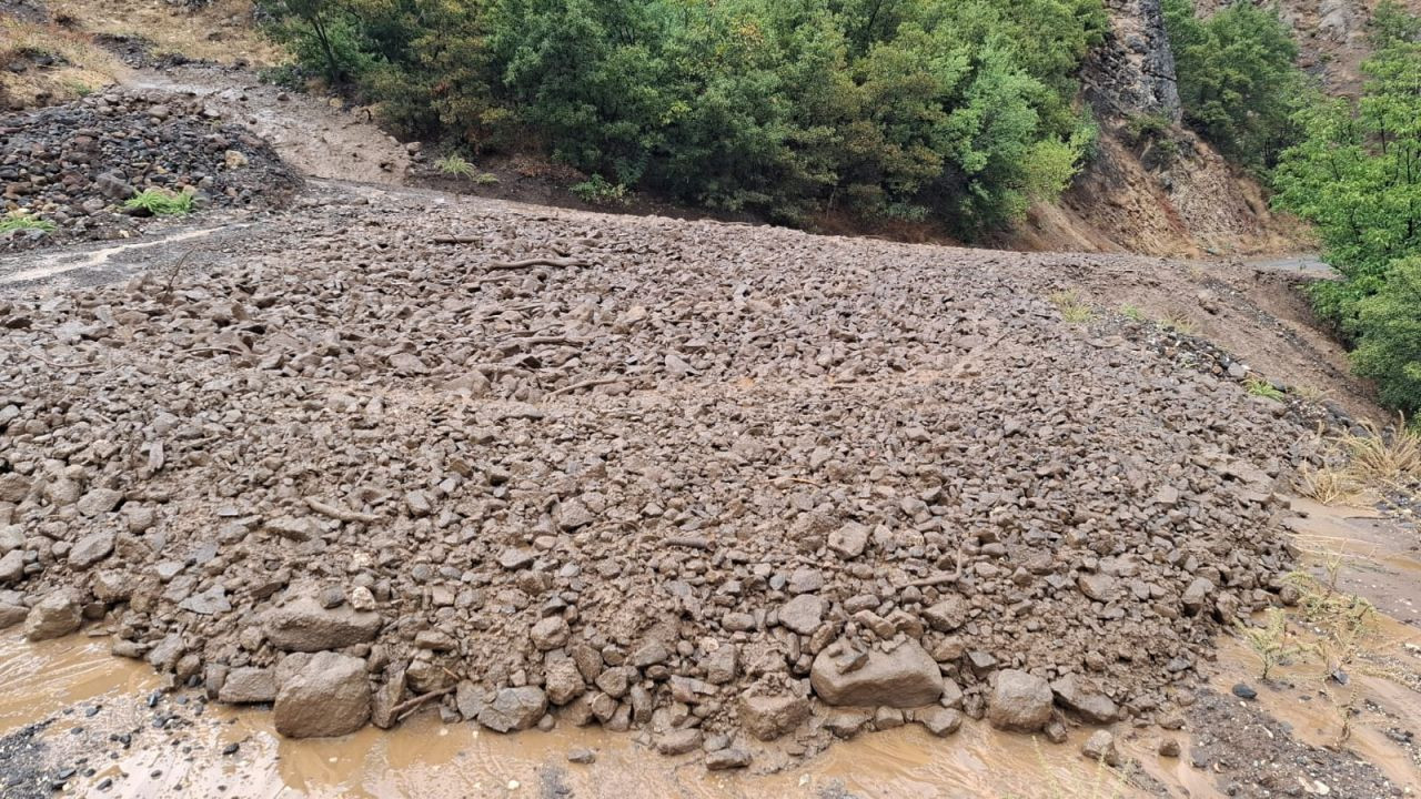 Tunceli'de Sağanak Yağış Heyelana Yol Açtı - Sayfa 3