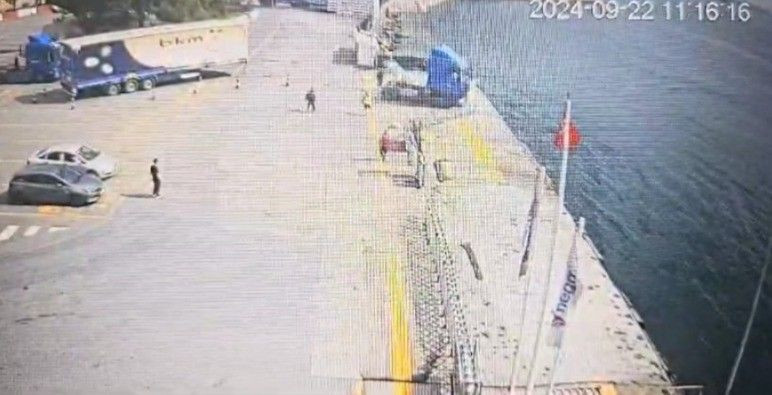 Kocaeli'de Freni Boşalan Tır Denize Uçtu: Şans Eseri Can Kaybı Yok - Sayfa 9