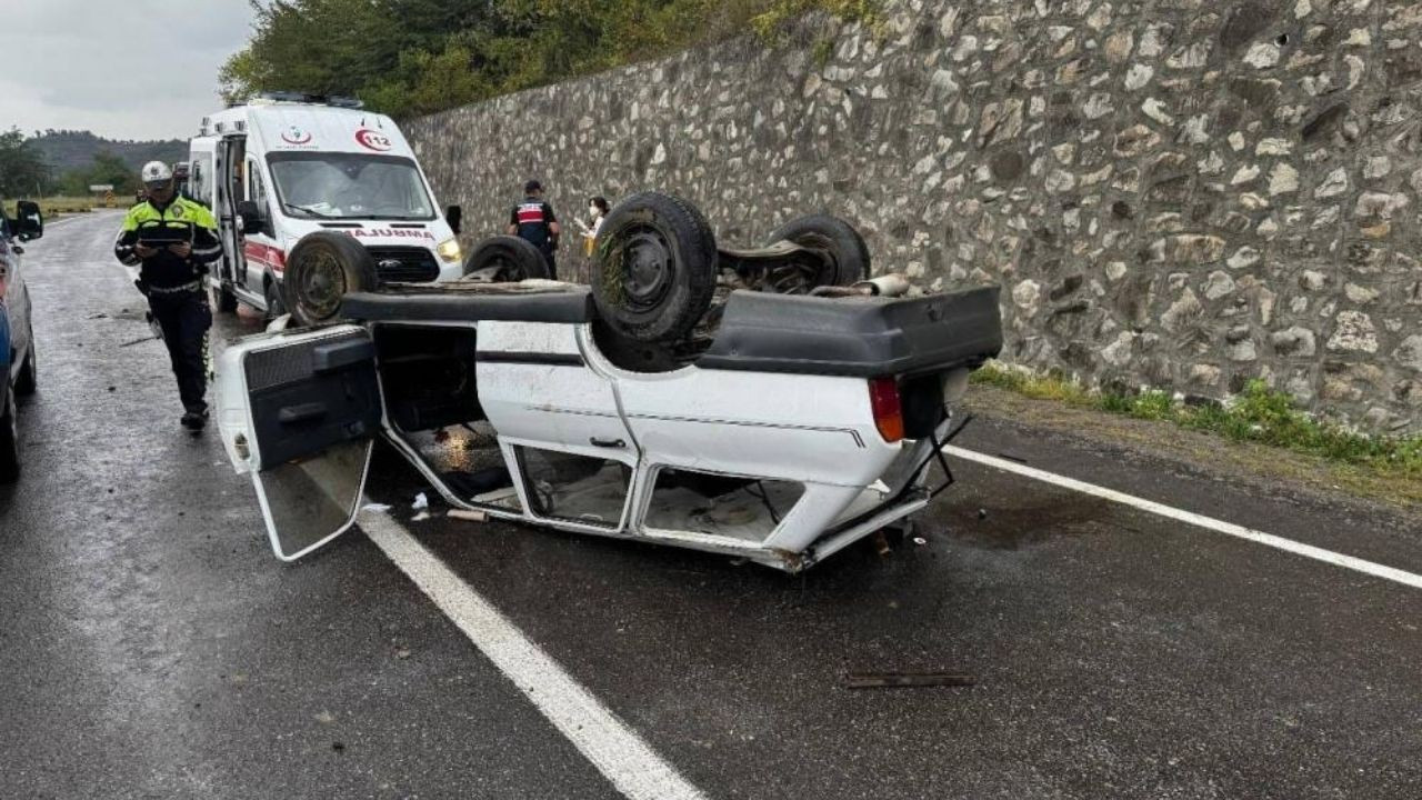 Otobüse Çarpan Otomobilde 7 Yaşındaki Çocuk Hayatını Kaybetti