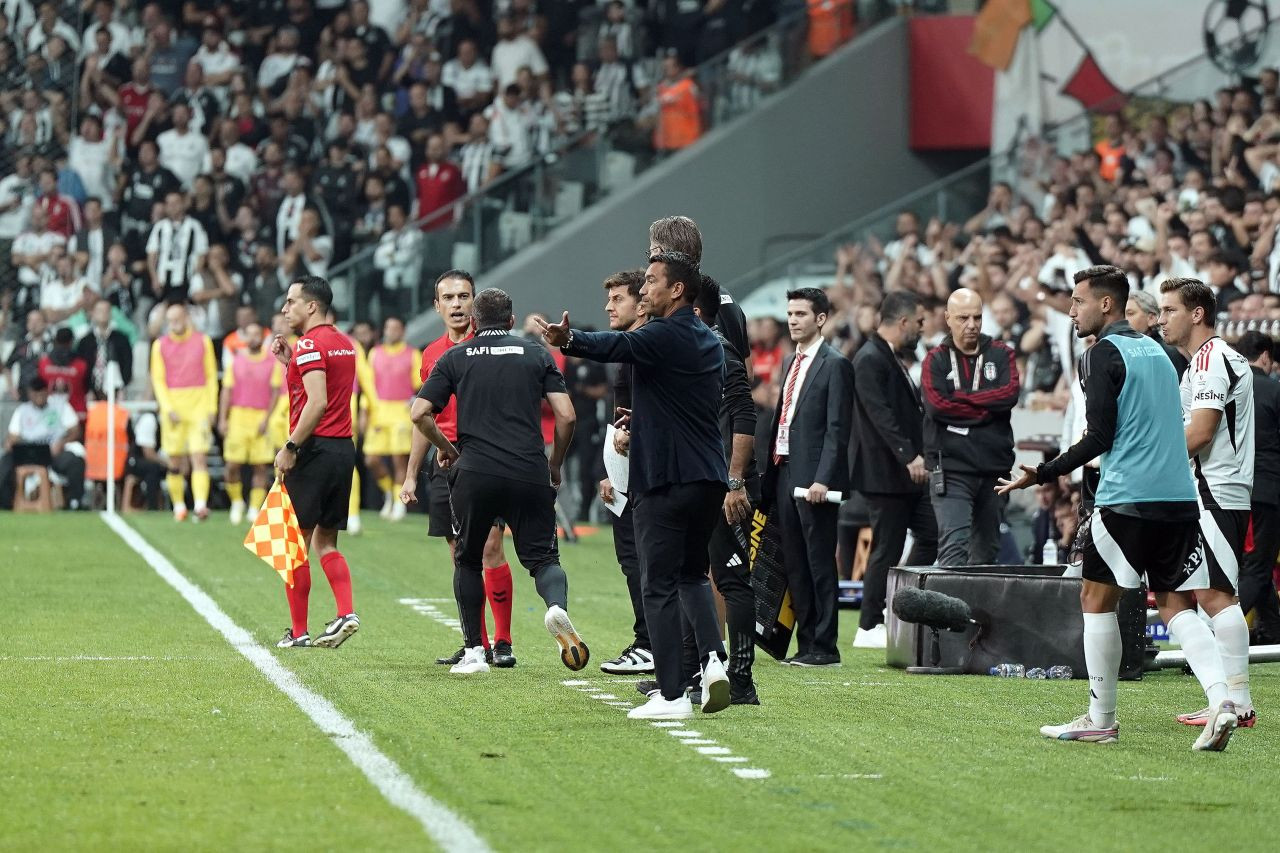 Beşiktaş’ı Kaptan Mert Günok Ayakta Tuttu: Kritik Kurtarışlar Maça Damga Vurdu - Sayfa 1