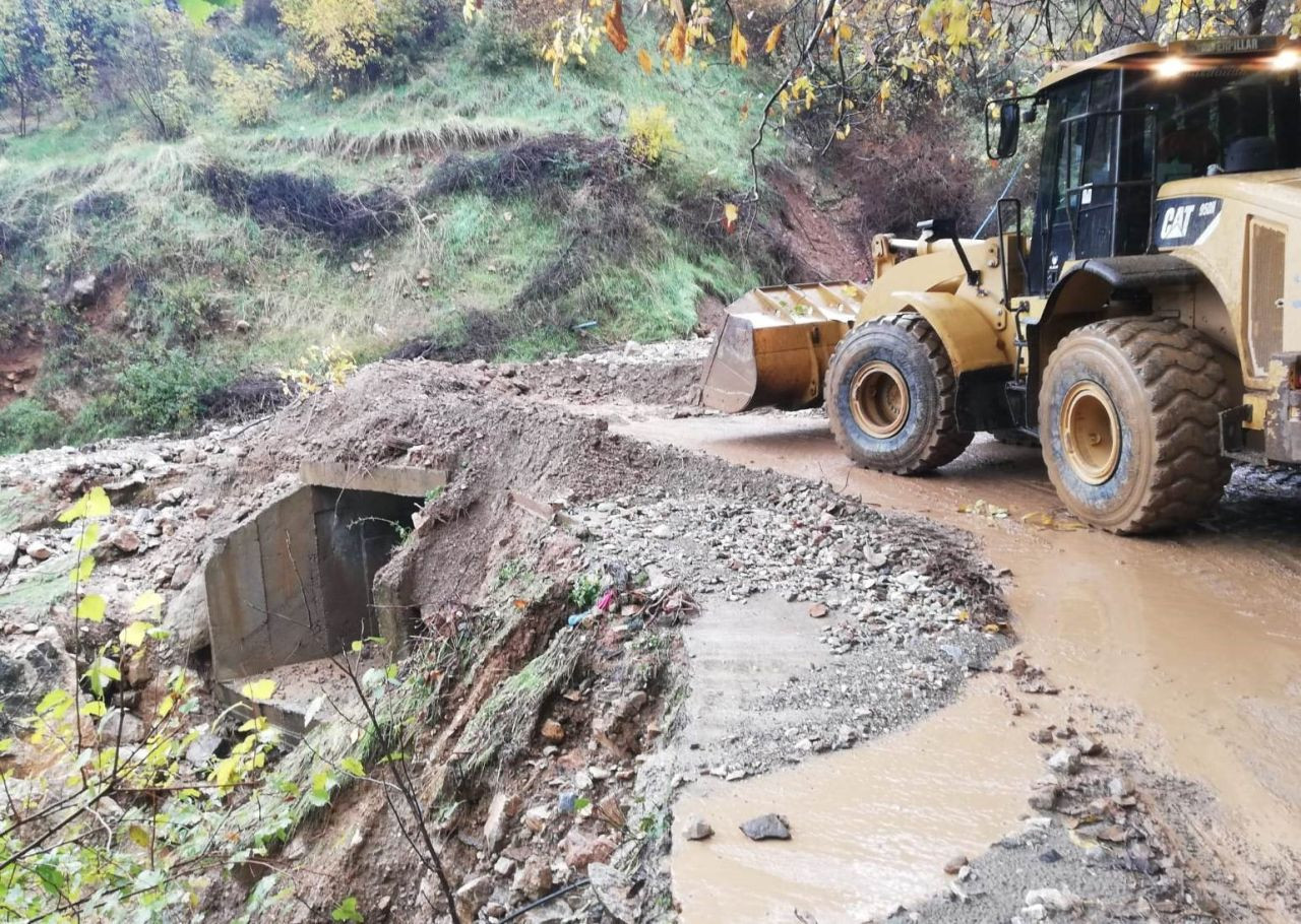 Sason’da Yağış Felaketi: Şiddetli Yağış Sel ve Heyelana Neden Oldu, Köy Yolları Kapandı - Sayfa 4