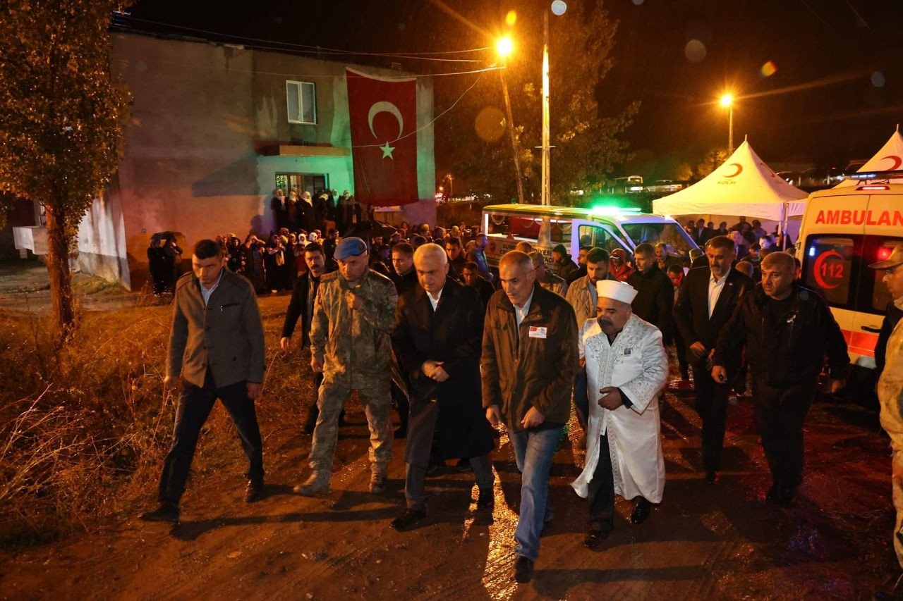 Pençe-Kilit Şehidi Maşallah Abakay’ın Naaşı Son Kez Baba Ocağına Getirildi - Sayfa 3