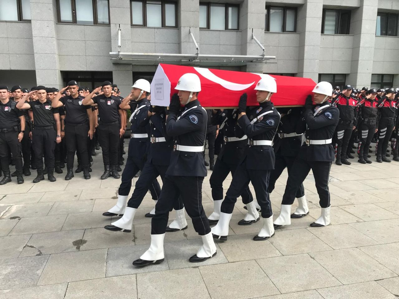 Ümraniye'de Şehit Düşen Polis Memuru Şeyda Yılmaz İçin Tören Düzenlendi - Sayfa 8