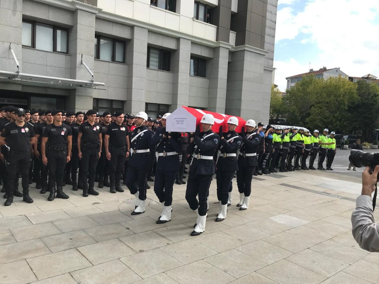 Ümraniye'de Şehit Düşen Polis Memuru Şeyda Yılmaz İçin Tören Düzenlendi - Sayfa 7