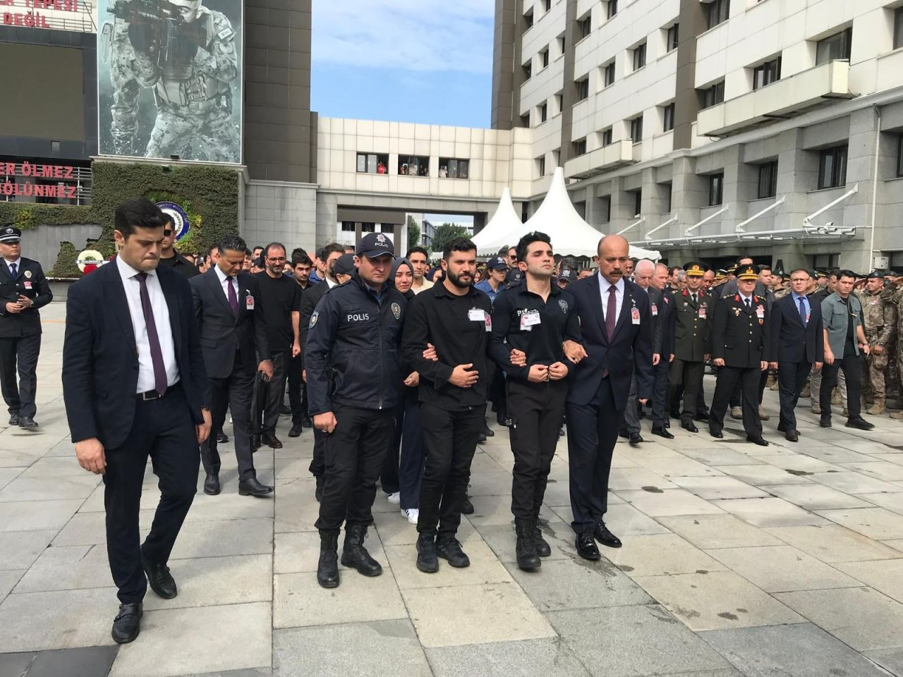 Ümraniye'de Şehit Düşen Polis Memuru Şeyda Yılmaz İçin Tören Düzenlendi - Sayfa 1