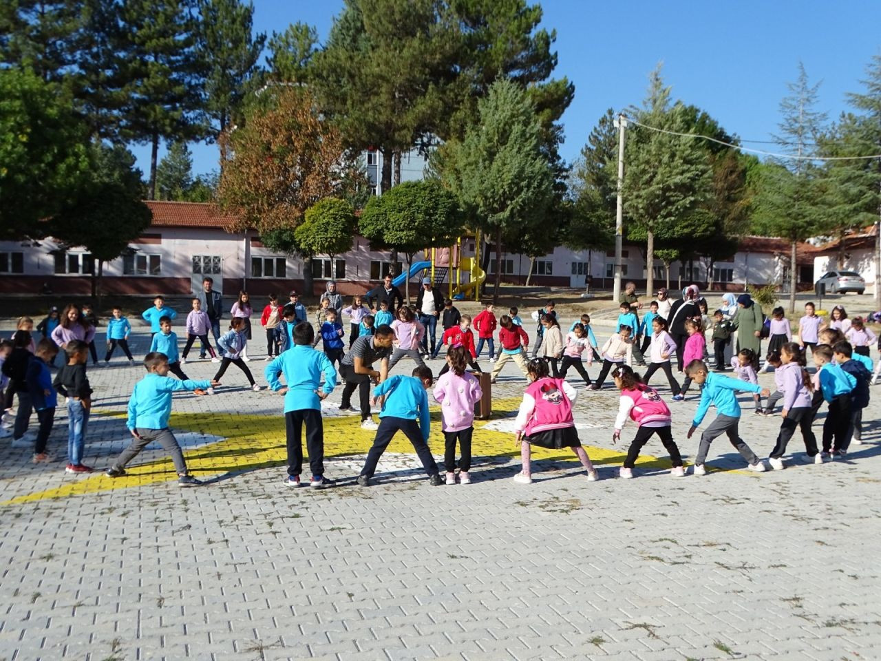 Hisarcık'ta Öğrenciler Güne Sabah Sporu ile Başlıyor - Sayfa 6