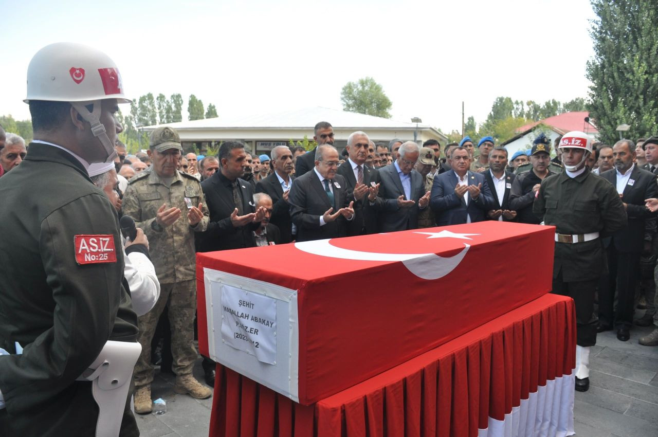 Pençe-Kilit Şehidi Piyade Er Maşallah Abakay, Memleketi Muş’ta Son Yolculuğuna Uğurlandı - Sayfa 3