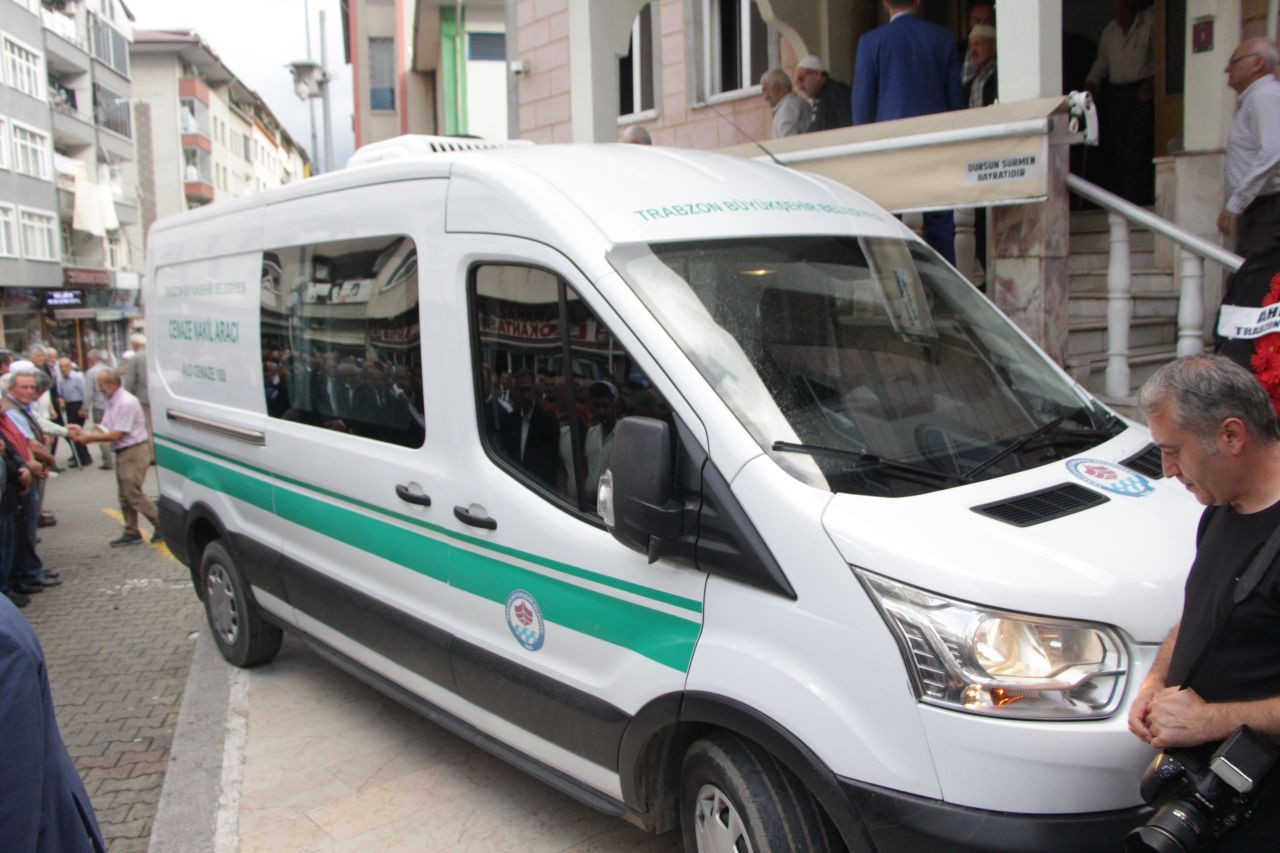 Trabzon'daki Selde Hayatını Kaybeden Ali Kemal Demir Son Yolculuğuna Uğurlandı - Sayfa 1