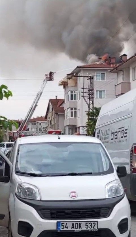 Sakarya'da Korkutan Yangın: Mahalleli Sokağa Döküldü! - Sayfa 5