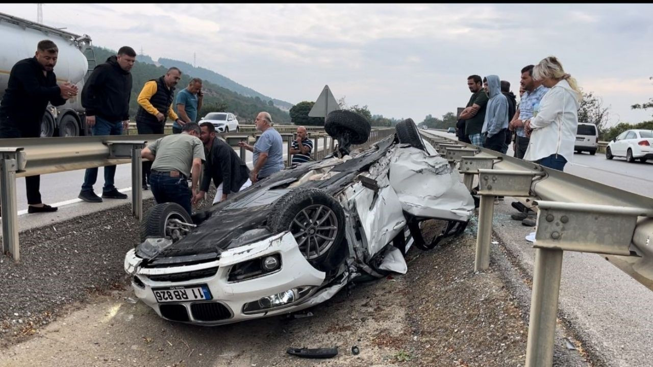 Bursa'da Feci Kaza! Takla Atan Araçtan Kadın Sürücü Yaralı Kurtarıldı