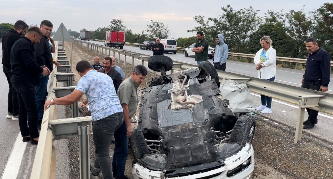 Bursa'da Feci Kaza! Takla Atan Araçtan Kadın Sürücü Yaralı Kurtarıldı - Sayfa 4