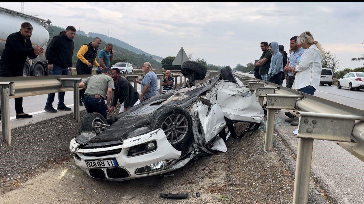 Bursa'da Feci Kaza! Takla Atan Araçtan Kadın Sürücü Yaralı Kurtarıldı - Sayfa 1