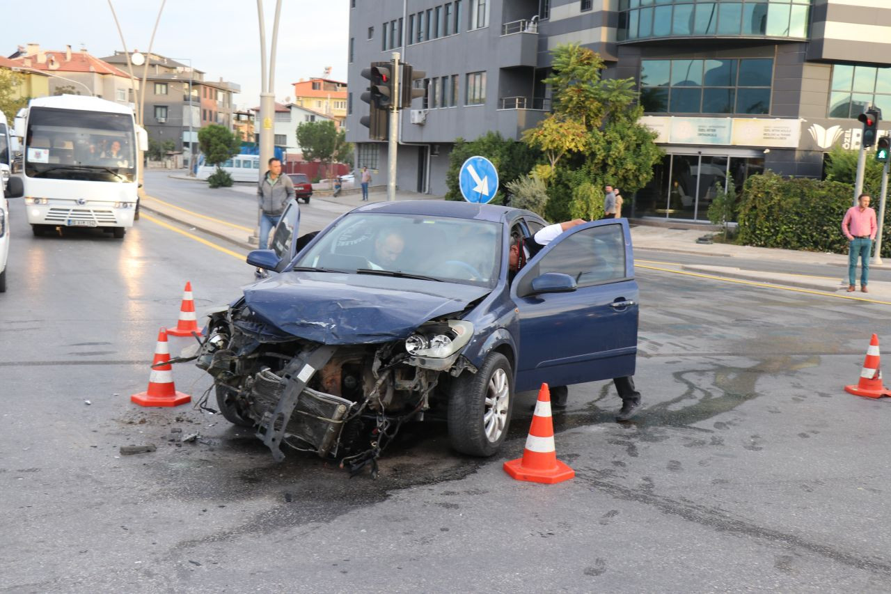 Denizli’de Köprülü Kavşakta Feci Kaza! 1 Ölü, 2 Ağır Yaralı - Sayfa 5