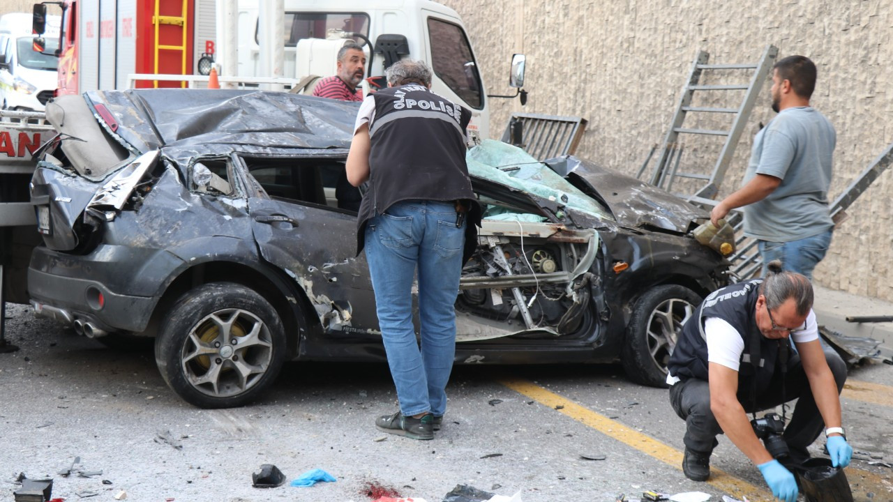 Denizli’de Köprülü Kavşakta Feci Kaza! 1 Ölü, 2 Ağır Yaralı