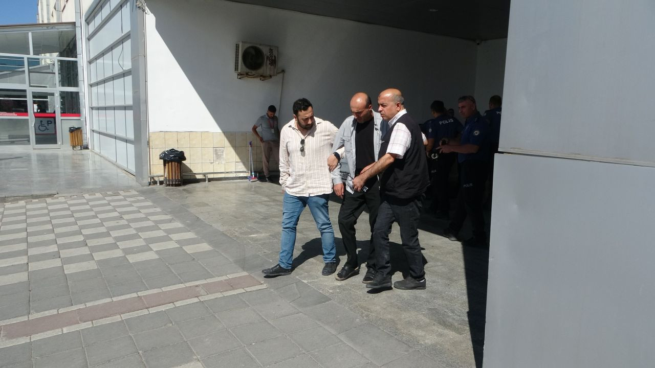 Malatya'da Boşanma Aşamasındaki Eşini Araçta Vuran Zanlı Polise Teslim Oldu - Sayfa 2