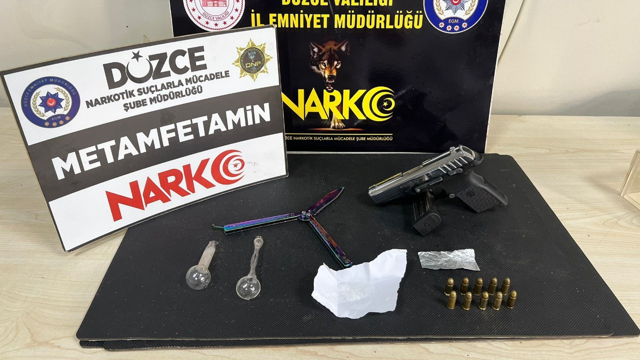 Düzce'de Uyuşturucu Ticaretine Polis Engeli: 2 Gözaltı