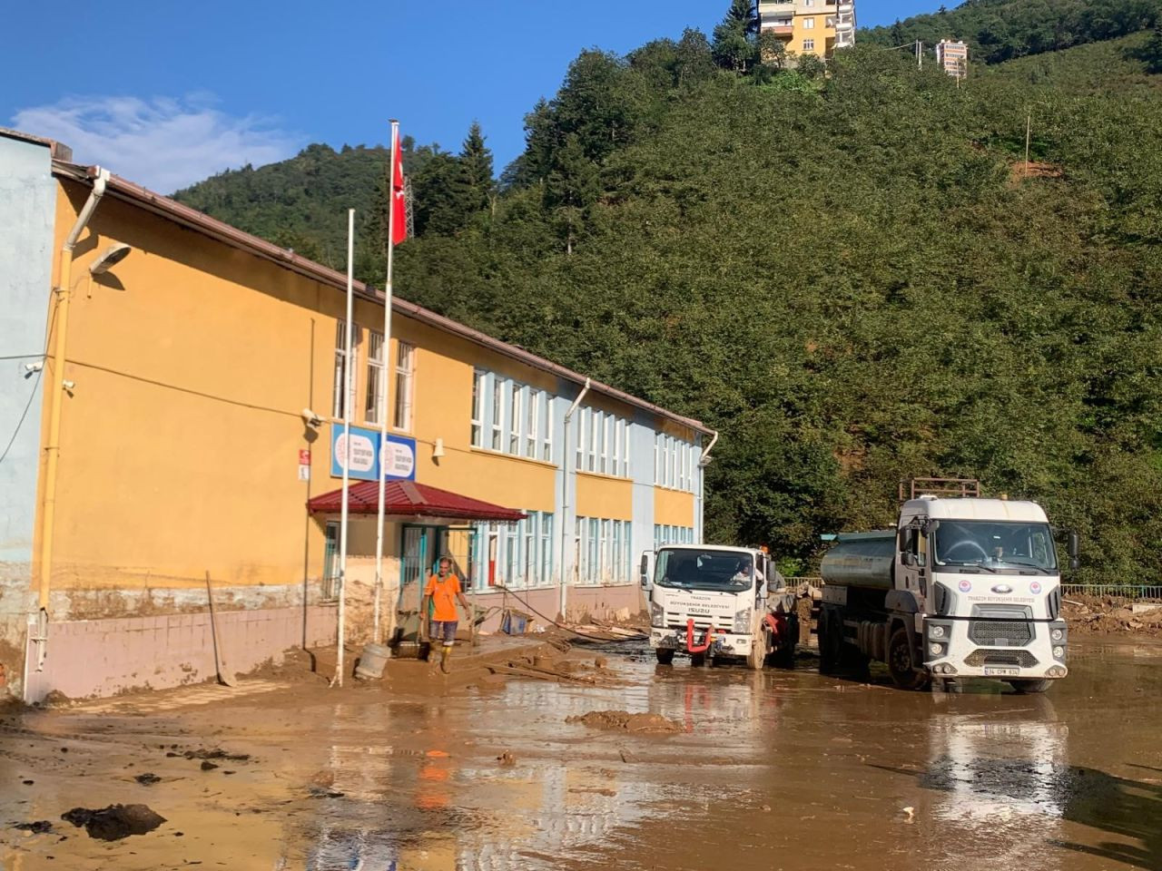 Trabzon'da Selden Zarar Gören Okullar İçin Temizlik Seferberliği - Sayfa 5