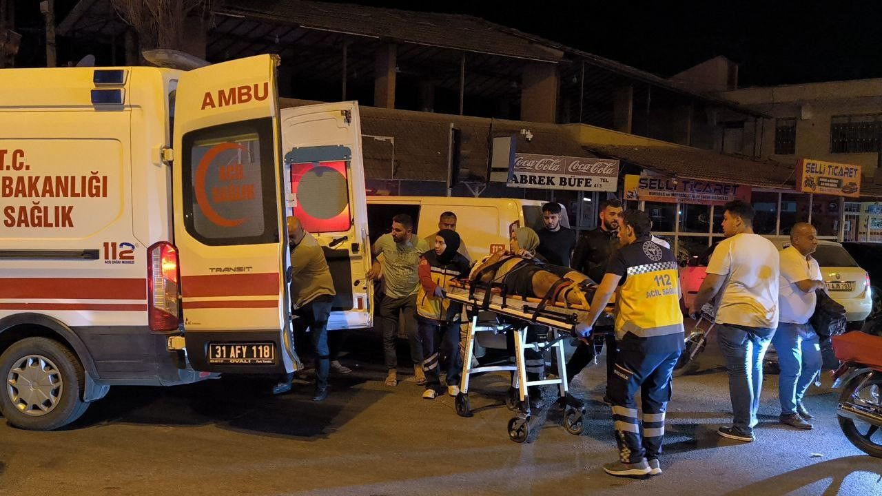 Hatay'da Feci Kaza: Motosiklet Duvara Çarptı, 2 Kişi Hayatını Kaybetti - Sayfa 1